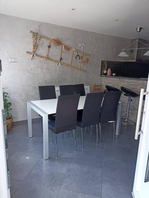 Appartement De 70M2 Tout Equipe Hargarten-aux-Mines ภายนอก รูปภาพ